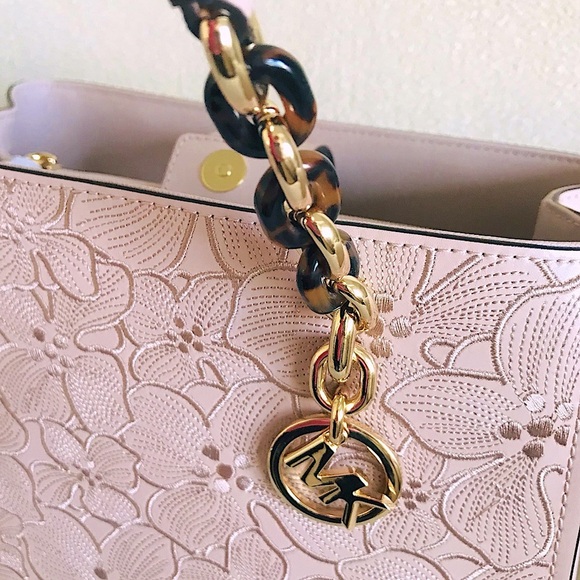 MICHAEL KORS TOTE AUTHENTIC !! - Picture 8 of 14